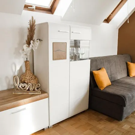 Miadora - Apartma Bela Storklja Apartamento *