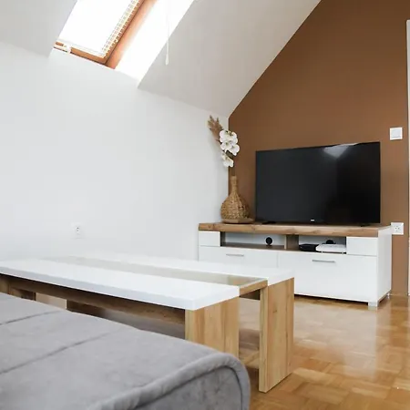 Apartment Miadora - Apartma Bela Storklja Moravske Toplice